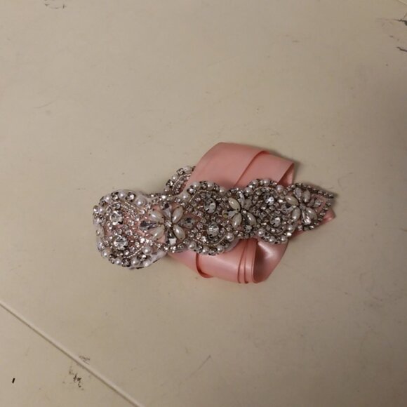Yanstar Crystal Pearl with Pink Ribbon display picture 2